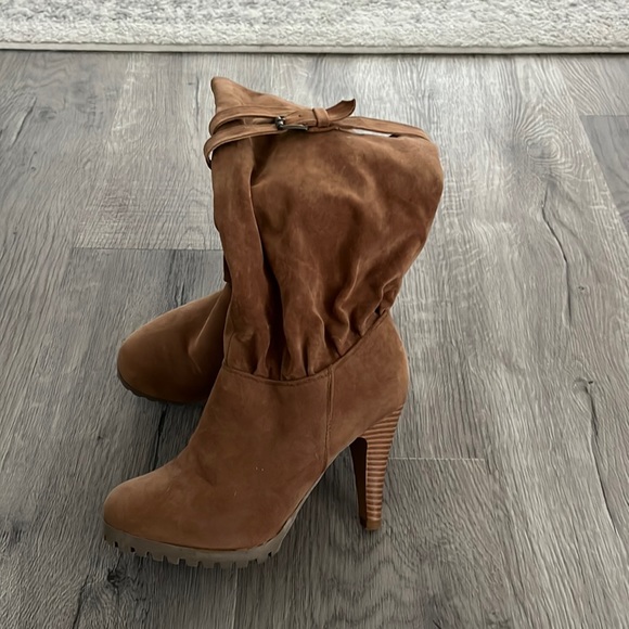 Never been worn boots - Picture 1 of 4